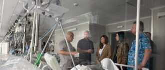 Після теракту в Києві 12-річний хлопчик вперше побачив маму: деталі з лікарні (фото)