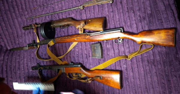 
 У Києві чоловік надсилав вогнепальну зброю з фронту замовникам поштою: що відомо (фото)
 