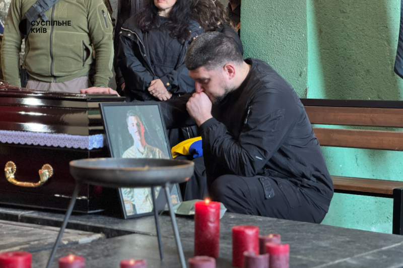 Був народжений для мистецтва, а загинув воїном: у Києві попрощалися з бійцем РДК Тимофієм Ануфрієвим