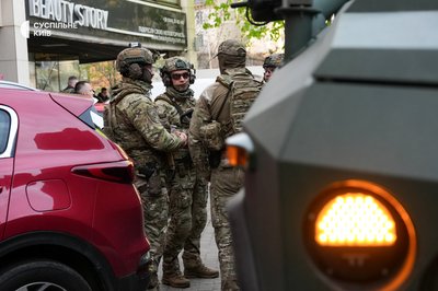 Стрілянина у Києві: загинули люди, є поранені. Нападника ліквідували