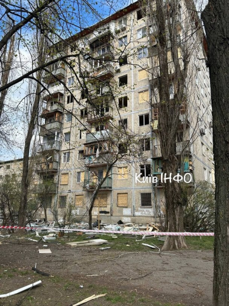 
 Атака РФ&nbsp;на&nbsp;Київ: який вигляд зараз мають понівечені будинки на&nbsp;Подолі (фото, відео)
 