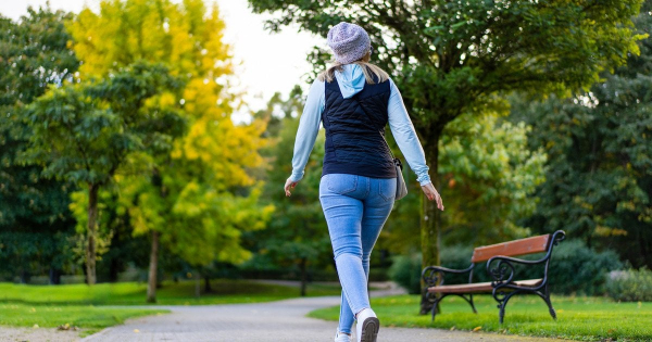 
 У&nbsp;Києві жінка провалилася у&nbsp;величезну вирву просто посеред тротуару (відео)
 