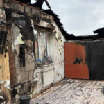 Дві стіни і згарище: Сергій "Флеш" показав, що залишилося від його будинку після спроби вбивства (фото)