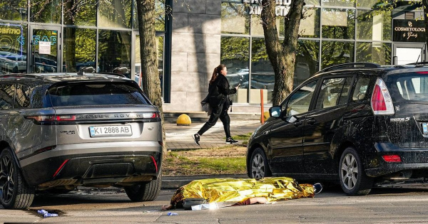 
 "Я&nbsp;кричала йому: "Зупинися! Досить!": очевидиця теракту у Києві розповіла про поведінку стрілка
 