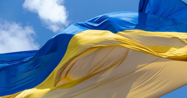 
 Перший рівень небезпеки: у&nbsp;Києві приспустили головний прапор України
 