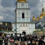 "Мінімум, що я можу робити — бути тут і говорити про них": у Києві відбулася акція "Не мовчи! Полон вбиває!"