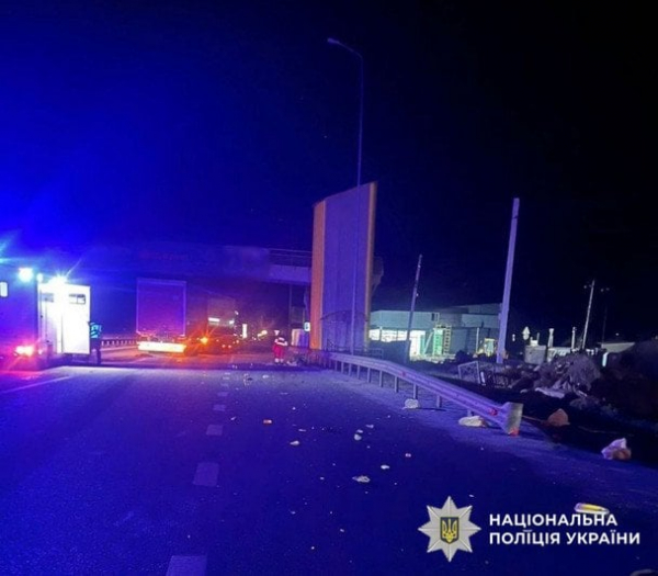 
 На&nbsp;Київщині водій вантажівки на&nbsp;смерть збив чоловіка на&nbsp;кріслі колісному
 