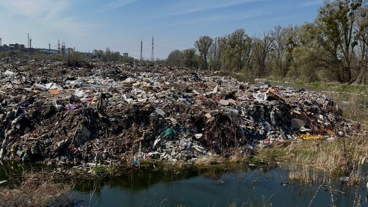 Кишкова паличка у 1000 разів вище норми: скандал зі сміттєзвалищем в Ірпені