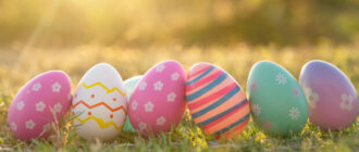 15 вариантов, как покрасить яйца на Пасху в 2026 году