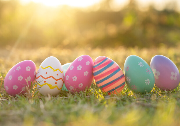 15 вариантов, как покрасить яйца на Пасху в 2026 году.