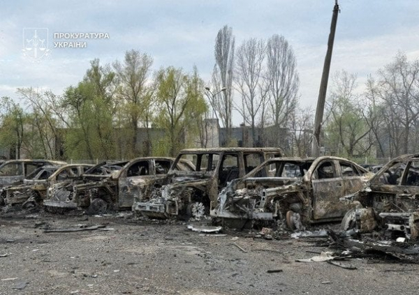 
 РФ вдарила по житлових районах Києва: багато загиблих і травмованих - деталі смертельної атаки
 