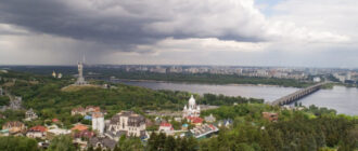 Київ накриє холодний циклон: синоптики попередили про заморозки та опади