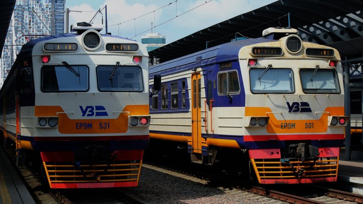 Укрзалізниця запустила із Києва до Ужгорода флагманський поїзд "Сакура"