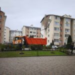 "Стрес від звуку цього вибитого скла": у селі Крюківщина внаслідок атаки РФ пошкоджена багатоповерхівка