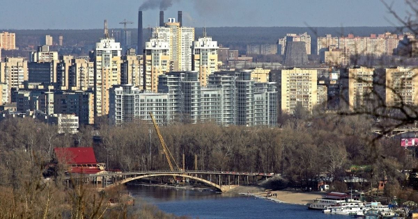 
 Російські дрони атакують Київ: лунають вибухи
 