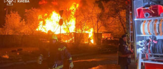 У Києві на Подолі безпілотник влучив у 18-поверхівку: на місце прямують рятувальники