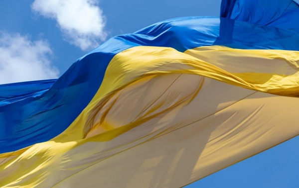 У Києві приспустили головний прапор України У Києві приспустили головний прапор України