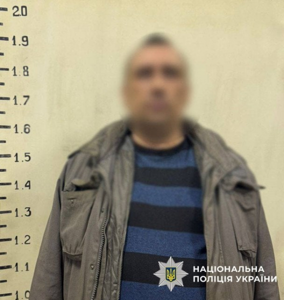 
 У Києві чоловік надсилав вогнепальну зброю з фронту замовникам поштою: що відомо (фото)
 
