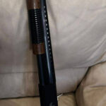 У супермаркеті Києва чоловік лякав людей зброєю: перші подробиці