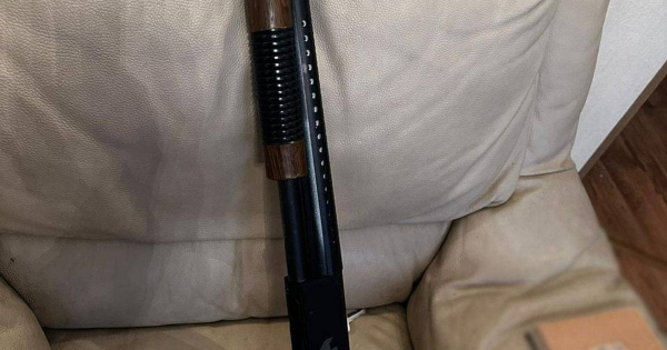 У супермаркеті Києва чоловік лякав людей зброєю: перші подробиці
У супермаркеті Києва чоловік лякав людей зброєю: перші подробиці