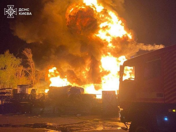 
 РФ вдарила по житлових районах Києва: багато загиблих і травмованих - деталі смертельної атаки
 