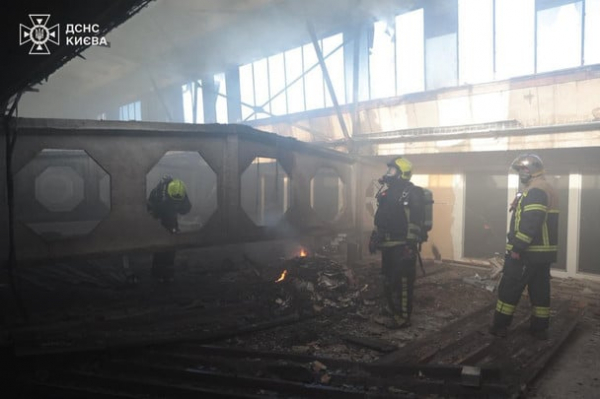 
 Зранку РФ атакувала Київ дронами: що відомо про влучання і наслідки (фото)
 