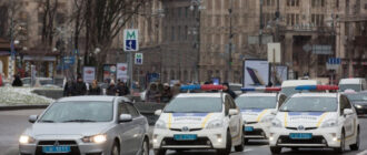 Йшов голим серед машин по Хрещатику: чоловік ризикував життям і шокував автовласників