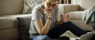 Як змінити по батькові в Україні у 2026 році: з якого віку, скільки коштує та які документи міняти