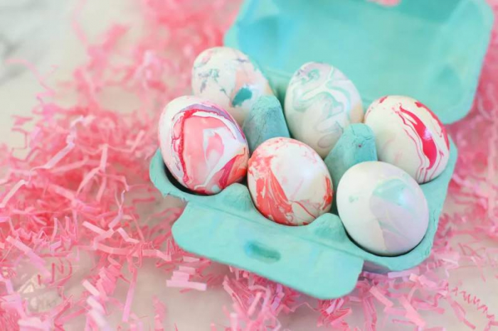 Яйца с лаком