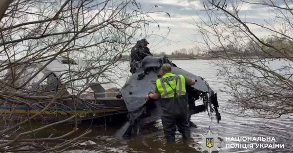 Після атаки на Київ із Дніпра дістали дрон з бойовим зарядом (фото, відео)
Після атаки на Київ із Дніпра дістали дрон з бойовим зарядом (фото, відео)