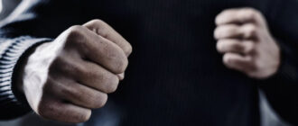 Сутичка з пістолетом і ножем у ТРЦ Києва: чим закінчився конфлікт між чоловіками