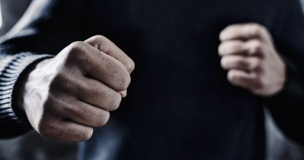 
 Сутичка з пістолетом і ножем у ТРЦ Києва: чим закінчився конфлікт між чоловіками
 