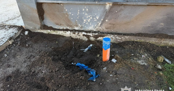 Теракт у Броварах: двох зловмисників, що причетні до вибуху, затримали (фото)
Теракт у Броварах: двох зловмисників, що причетні до вибуху, затримали (фото)