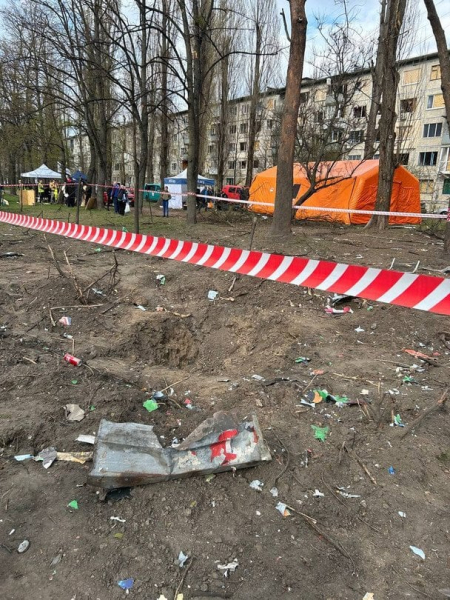 
 Атака РФ&nbsp;на&nbsp;Київ: який вигляд зараз мають понівечені будинки на&nbsp;Подолі (фото, відео)
 