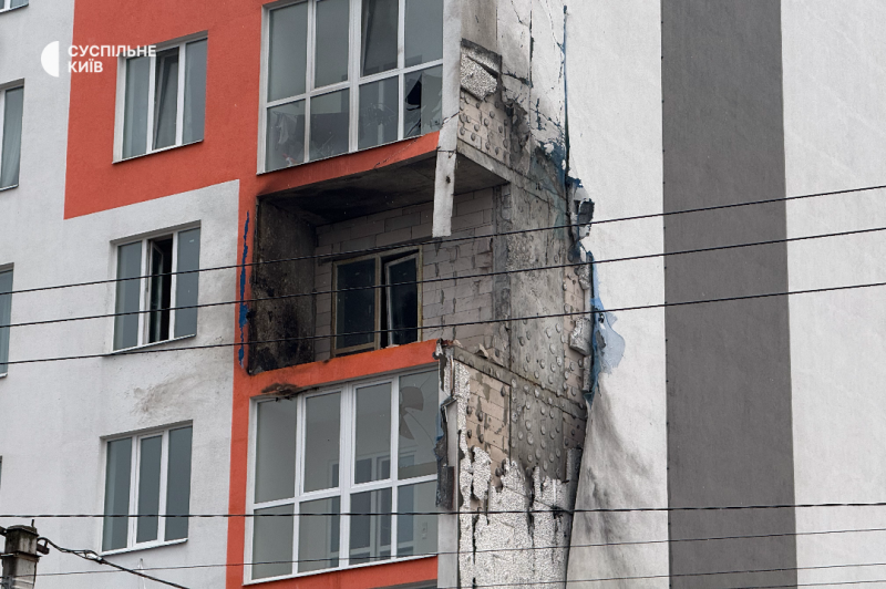 "Сяйво на весь магазин": очевидці про влучання у будинок на Обухівщині