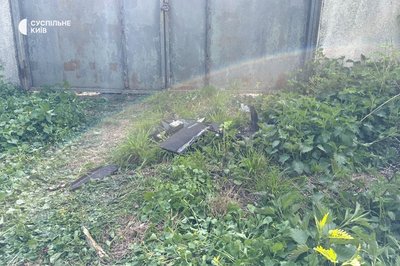 "Дуже сильно, такий гарний вибух був": у Солом'янському районі уламки дрона впали на кладовище