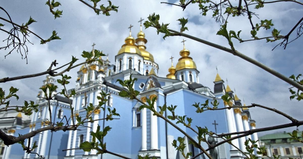 
 Подвійний удар стихії накриває Київ: синоптики попередили, коли "розгуляється" негода
 