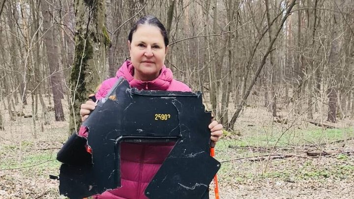 Пані посол ЄС в Україні під час прогулянки в столичному лісі знайшла рештки "шахеда"