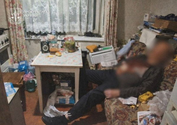 
 Обрізав ніс і губу, а тоді пішов спати: чоловік жорстоко вбив рідного дядька (фото)
 