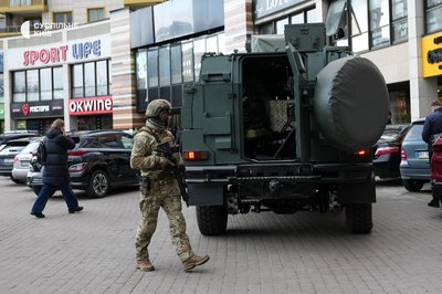 "Втеча" поліцейських під час теракту у Києві: правоохоронців відсторонили від роботи на час службового розслідування