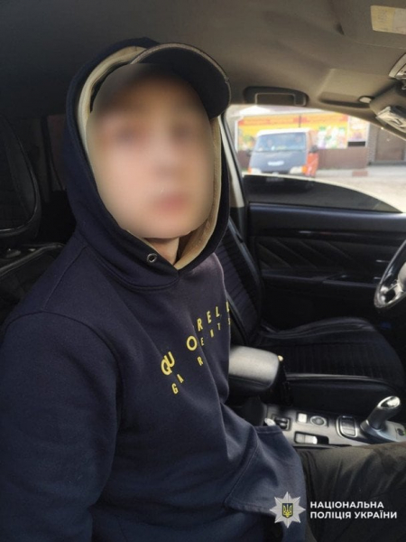 Теракт у Броварах: двох зловмисників, що причетні до вибуху, затримали (фото)
Теракт у Броварах: двох зловмисників, що причетні до вибуху, затримали (фото)