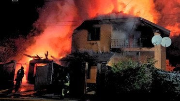 
 Удар РФ по житловому сектору на Київщині: спалахнула пожежа (фото)
 