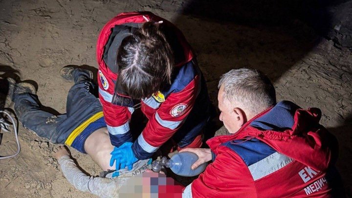 На Київщині 11-річного хлопця засипало піском, він загинув