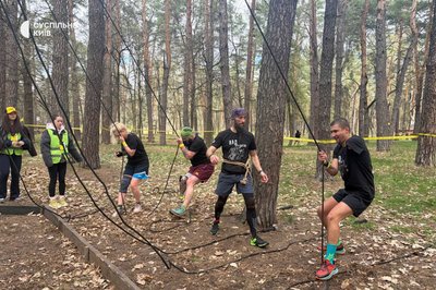 Біг, перешкоди і донати: у Києві провели "Дику гонку" на підтримку війська