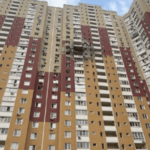 Чорний дим над містом, "прильоти" по багатоповерхівках та загиблі: деталі смертельної атаки РФ на Київ (відео)