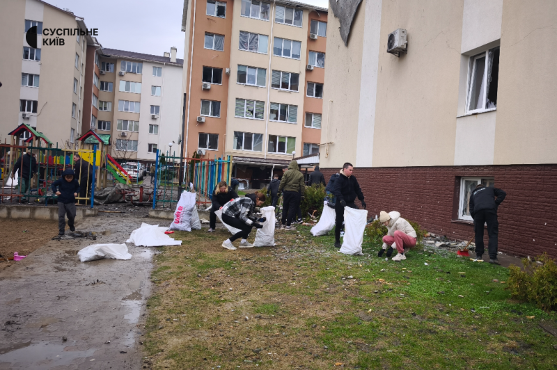 "Стрес від звуку цього вибитого скла": у селі Крюківщина внаслідок атаки РФ пошкоджена багатоповерхівка