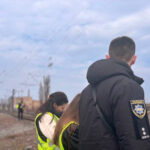 У Києві загинув підліток, який катався між вагонами електрички