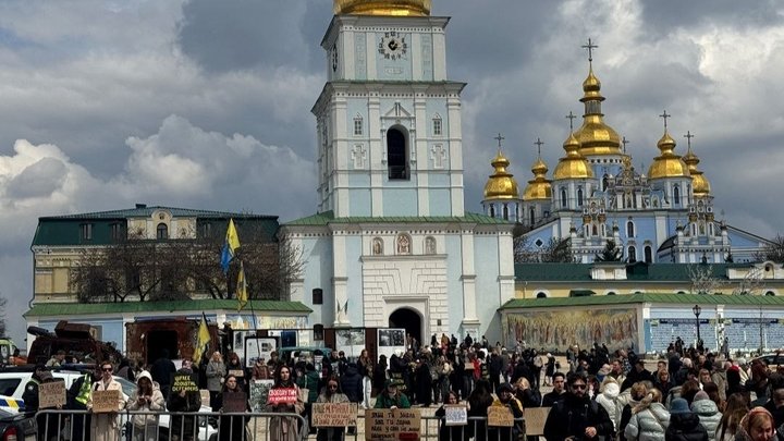 Автопробіг "Наші ще не вдома" і портрети захисників: у Києві провели акції на підтримку полонених та безвісти зниклих