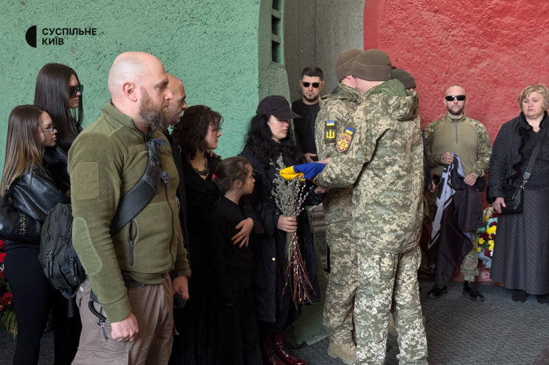 Був народжений для мистецтва, а загинув воїном: у Києві попрощалися з бійцем РДК Тимофієм Ануфрієвим