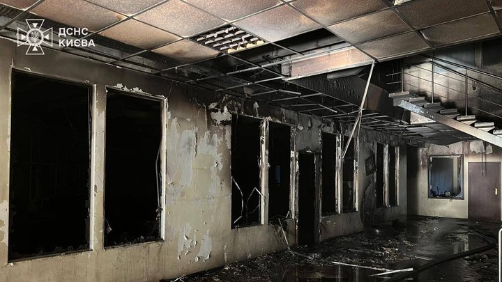 Дронова атака на Київ: горіла офісна будівля